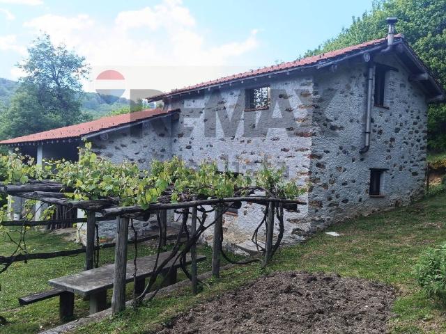 Rustici e casali in vendita di 90 m² in Località Fobè