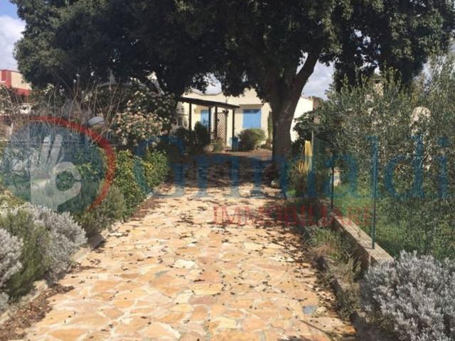 Rustici e casali in vendita di 90 m² in Strada Pasqualone