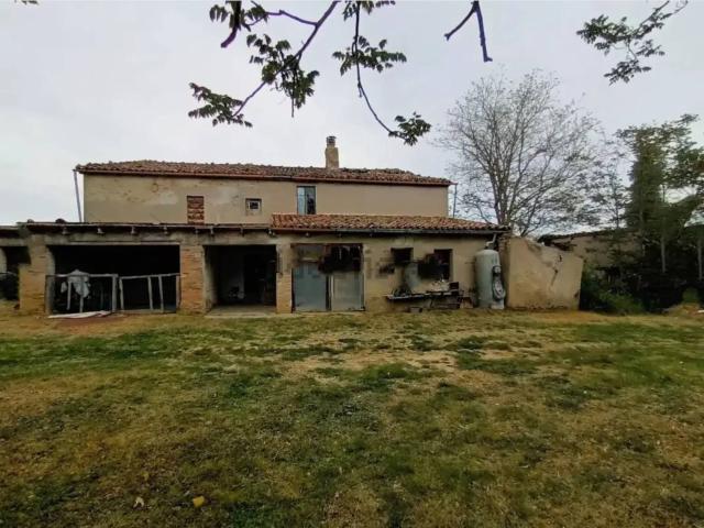 Rustici e casali in vendita di 920 m² in Località San Martino