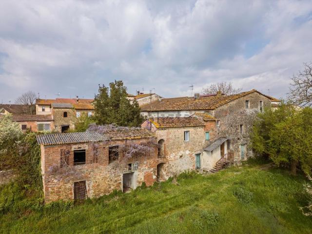 Rustici e casali in vendita di 931 m² in Via Corsini