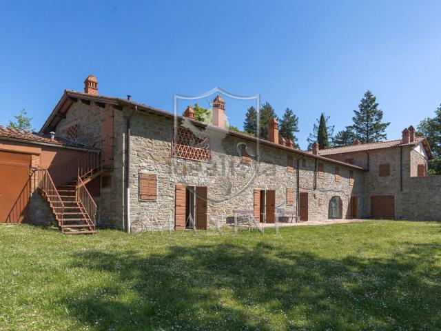 Rustici e casali in vendita di 955 m² in Piazza Matteotti, 3