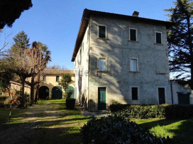 Rustici e casali in vendita di 950 m² in Strada Provinciale 31