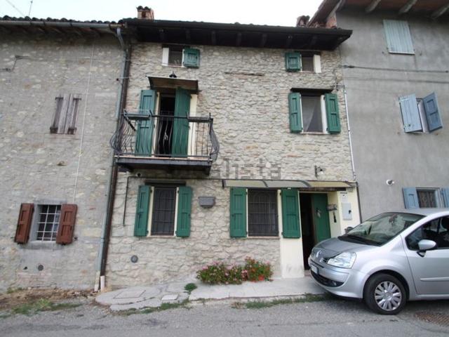 Rustici e casali in vendita di 96 m² in Via San Carlo