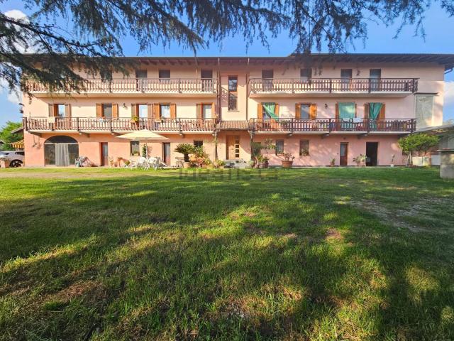 Rustici e casali in vendita di 975 m² in Via Sant&apos Eusebio, 12