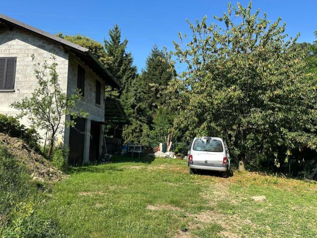 Rustici e casali in vendita di 97 m² in Via Belvedere, 18