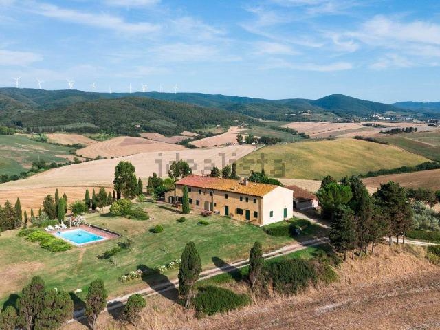 Rustici e casali in vendita di 980 m²