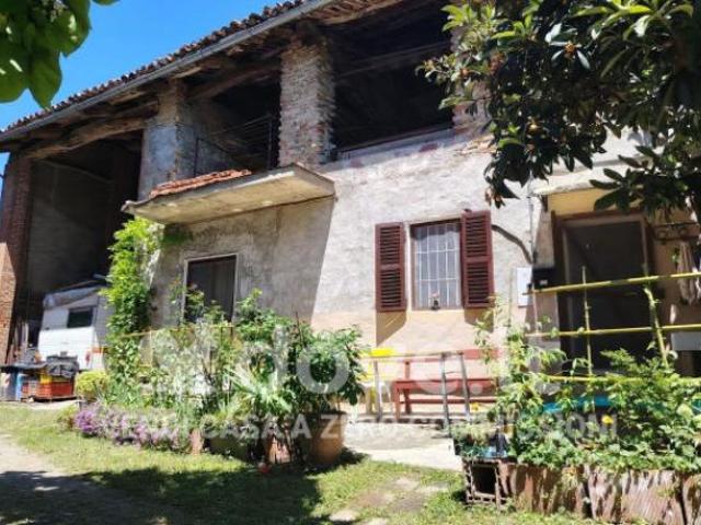 Rustico / Casale di 60 m con 2 locali in vendita a Brusasco