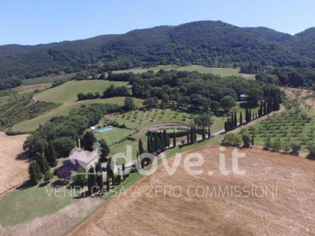 Rustico / Casale di 800800 m con più di 5 locali in vendita a Pienza