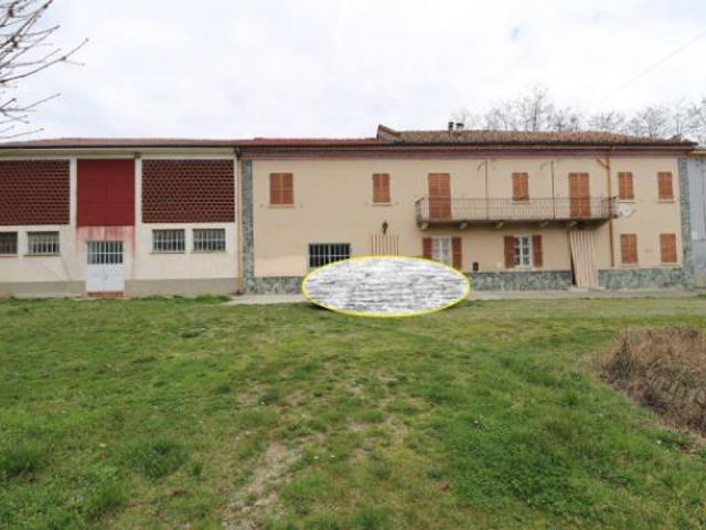 Rustico / Casale di 253 m con più di 5 locali in vendita a Alice Bel Colle