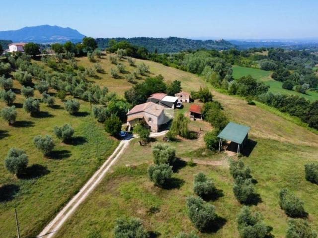 Rustico / Casale in vendita a Collevecchio RI
