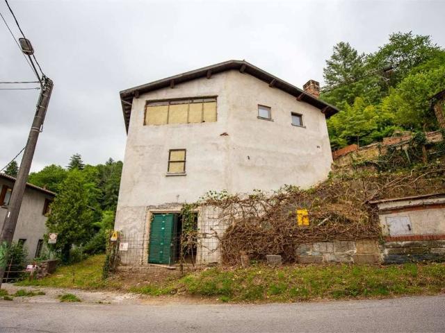 Rustico / Casale in vendita a Colle Brianza LC