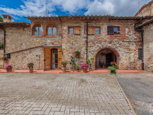 Rustico / Casale in vendita a Colle di Val d'Elsa SI