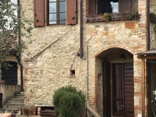 Rustico / Casale in vendita a Colle di Val d'Elsa SI