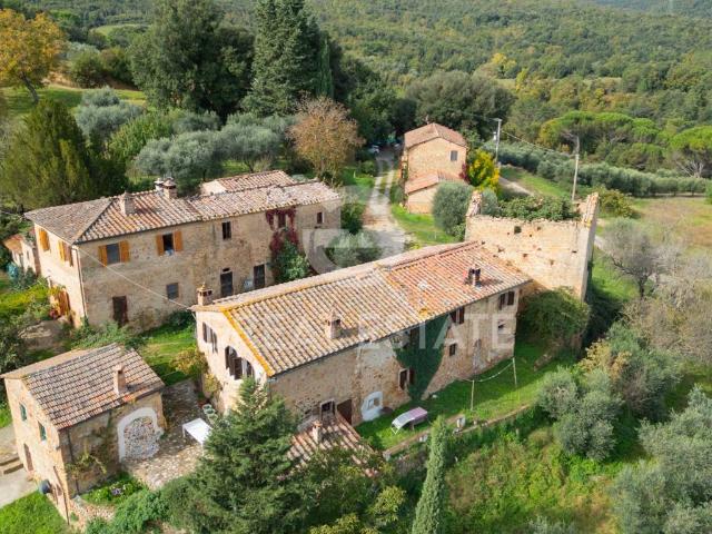 Rustico / Casale in vendita a Colle di Val d'Elsa SI