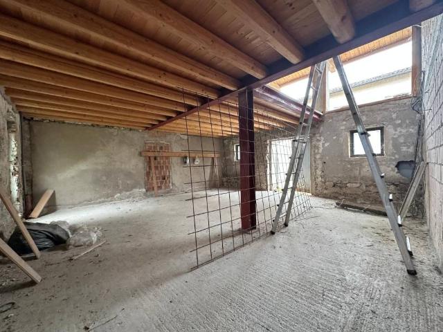 Rustico / Casale in vendita a Colle Umberto TV