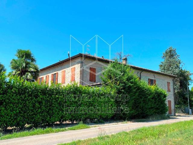 Rustico / Casale in vendita a Collecchio PR
