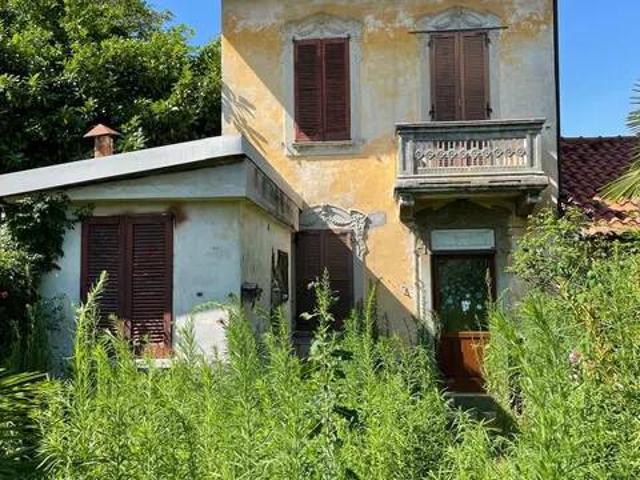 Rustico / Casale in vendita a Comabbio VA
