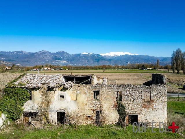 Rustico / Casale in vendita a Contigliano RI