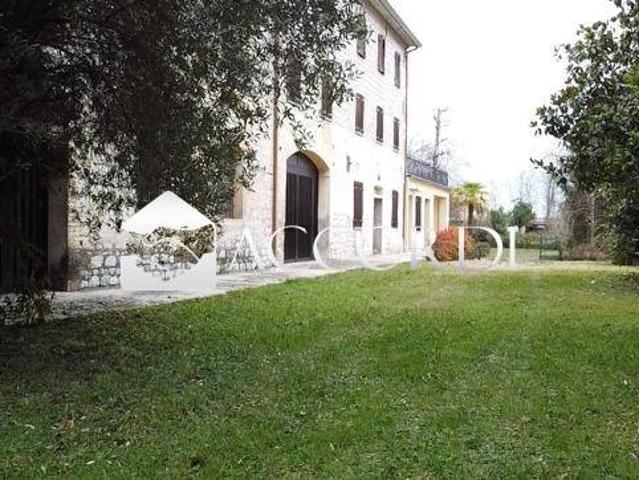 Rustico / Casale in vendita a Cordignano TV