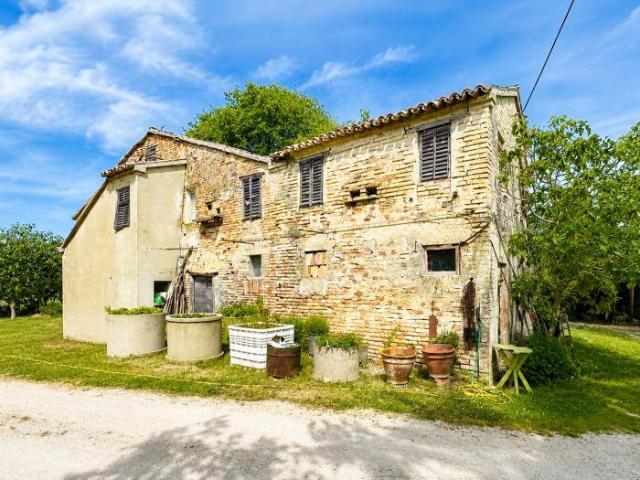 Rustico / Casale in vendita a Corinaldo AN