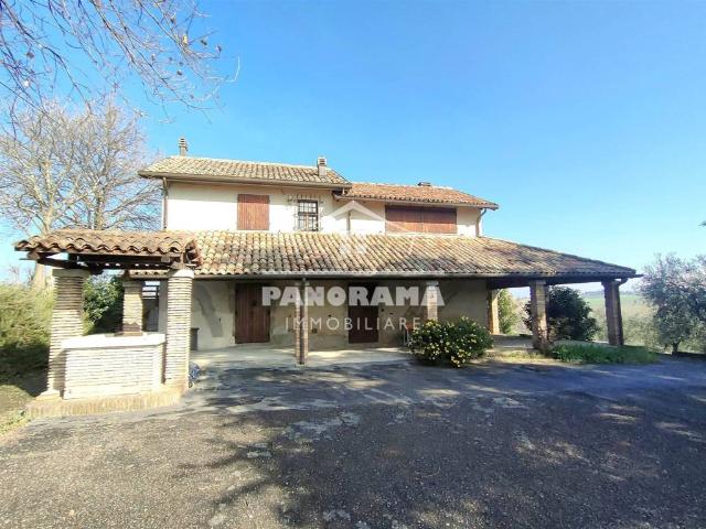 Rustico / Casale in vendita a Coriano RN