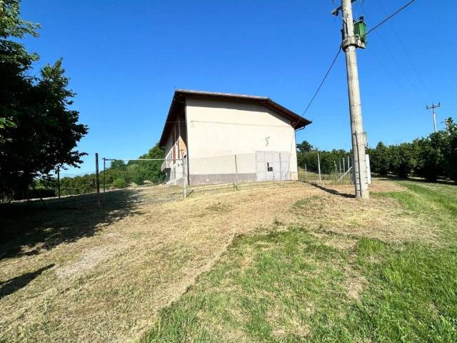 Rustico / Casale in vendita a Corsione AT