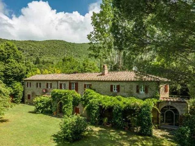 Rustico / Casale in vendita a Cortona AR