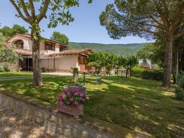 Rustico / Casale in vendita a Cortona AR