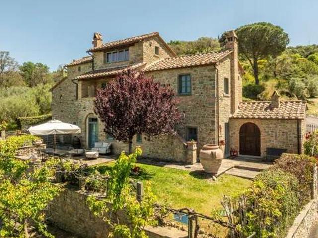 Rustico / Casale in vendita a Cortona AR
