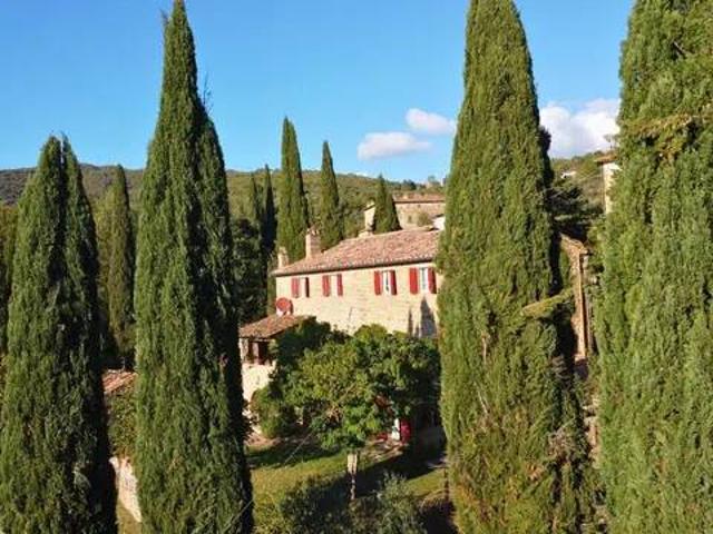 Rustico / Casale in vendita a Cortona AR