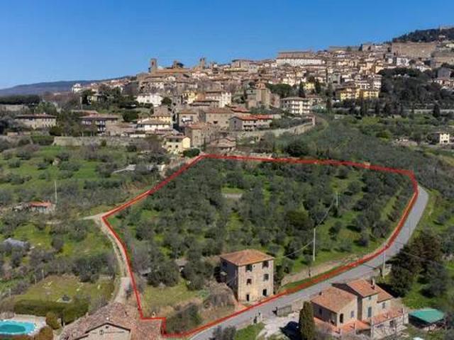 Rustico / Casale in vendita a Cortona AR