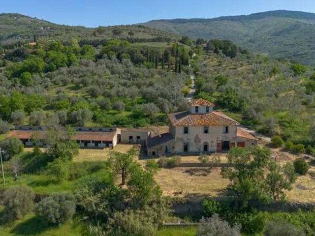 Rustico / Casale in vendita a Cortona AR