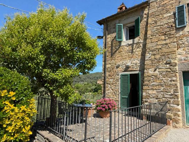 Rustico / Casale in vendita a Cortona AR