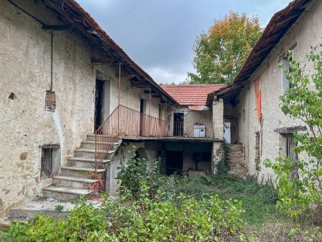 Rustico / Casale in vendita a Cortemilia CN