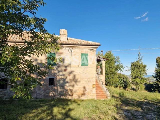 Rustico / Casale in vendita a Cossignano AP
