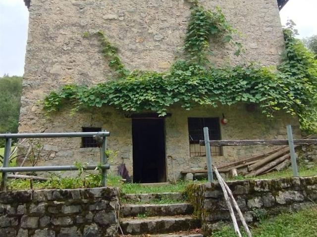 Rustico / Casale in vendita a Costa Serina BG