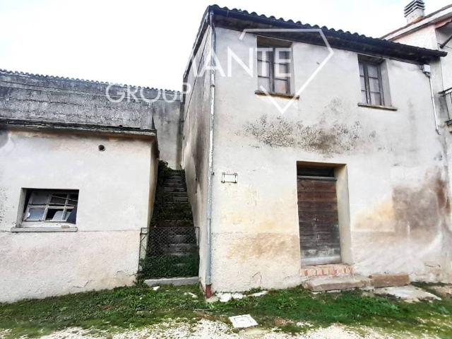 Rustico / Casale in vendita a Costacciaro PG
