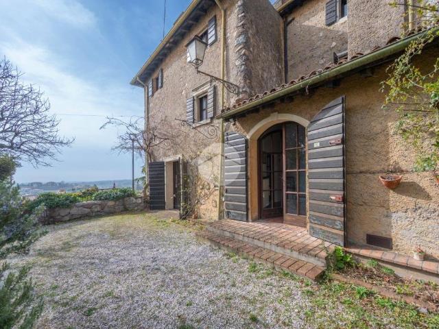 Rustico / Casale in vendita a Cavaion Veronese VR