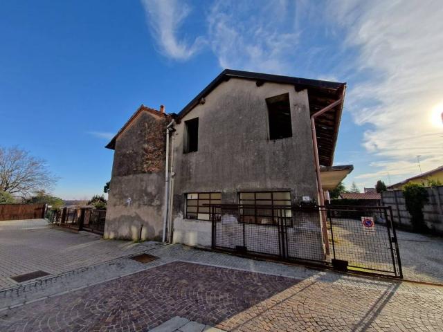 Rustico / Casale in vendita a Cavaria con Premezzo VA