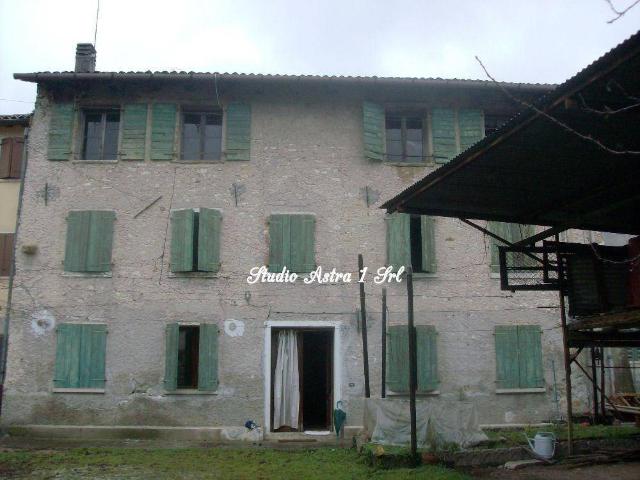 Rustico / Casale in vendita a Cavaso del Tomba TV