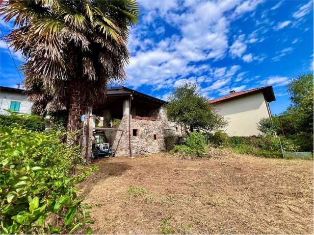 Rustico / Casale in vendita a Cadrezzate con Osmate VA