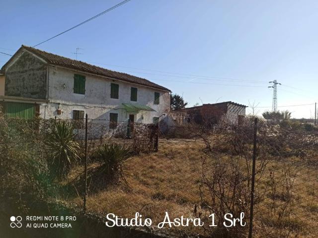 Rustico / Casale in vendita a Caerano di San Marco TV
