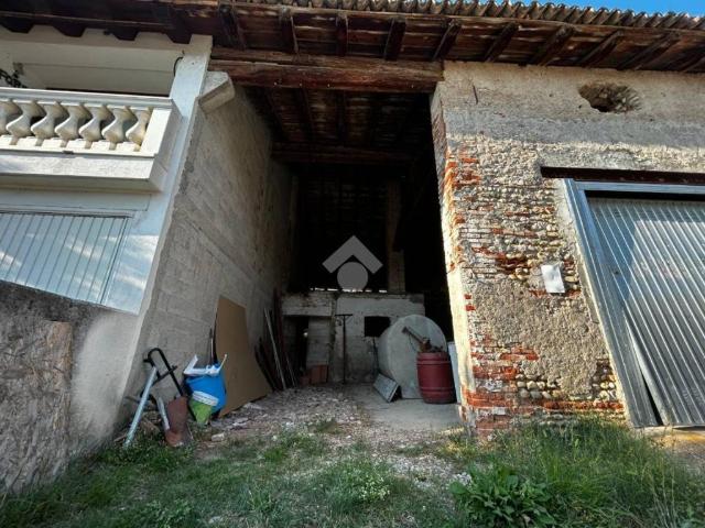 Rustico / Casale in vendita a Caerano di San Marco TV