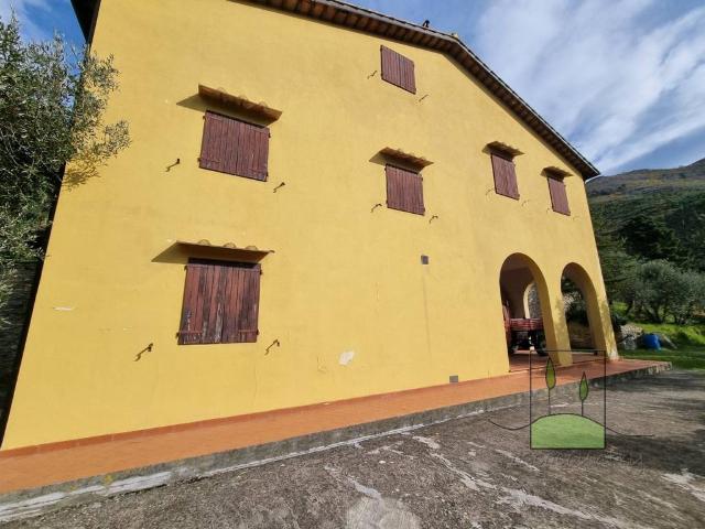 Rustico / Casale in vendita a Calci PI