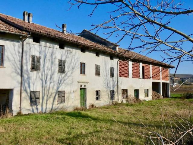 Rustico / Casale in vendita a Calamandrana AT