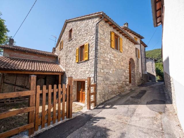 Rustico / Casale in vendita a Calestano PR