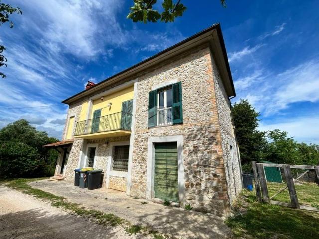Rustico / Casale in vendita a Calvi dell'Umbria TR