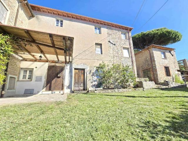 Rustico / Casale in vendita a Camaiore LU