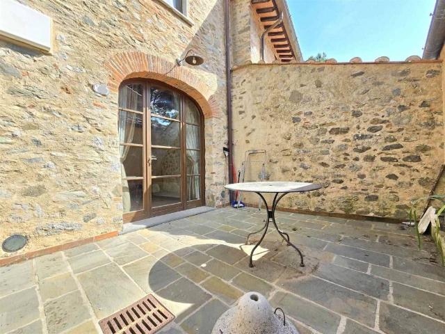 Rustico / Casale in vendita a Camaiore LU