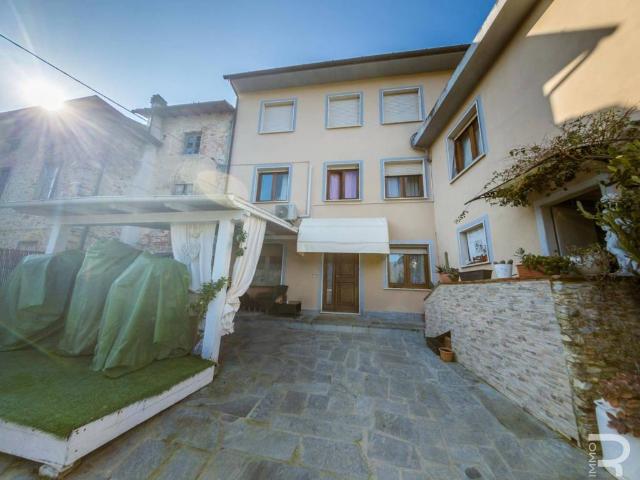 Rustico / Casale in vendita a Camaiore LU